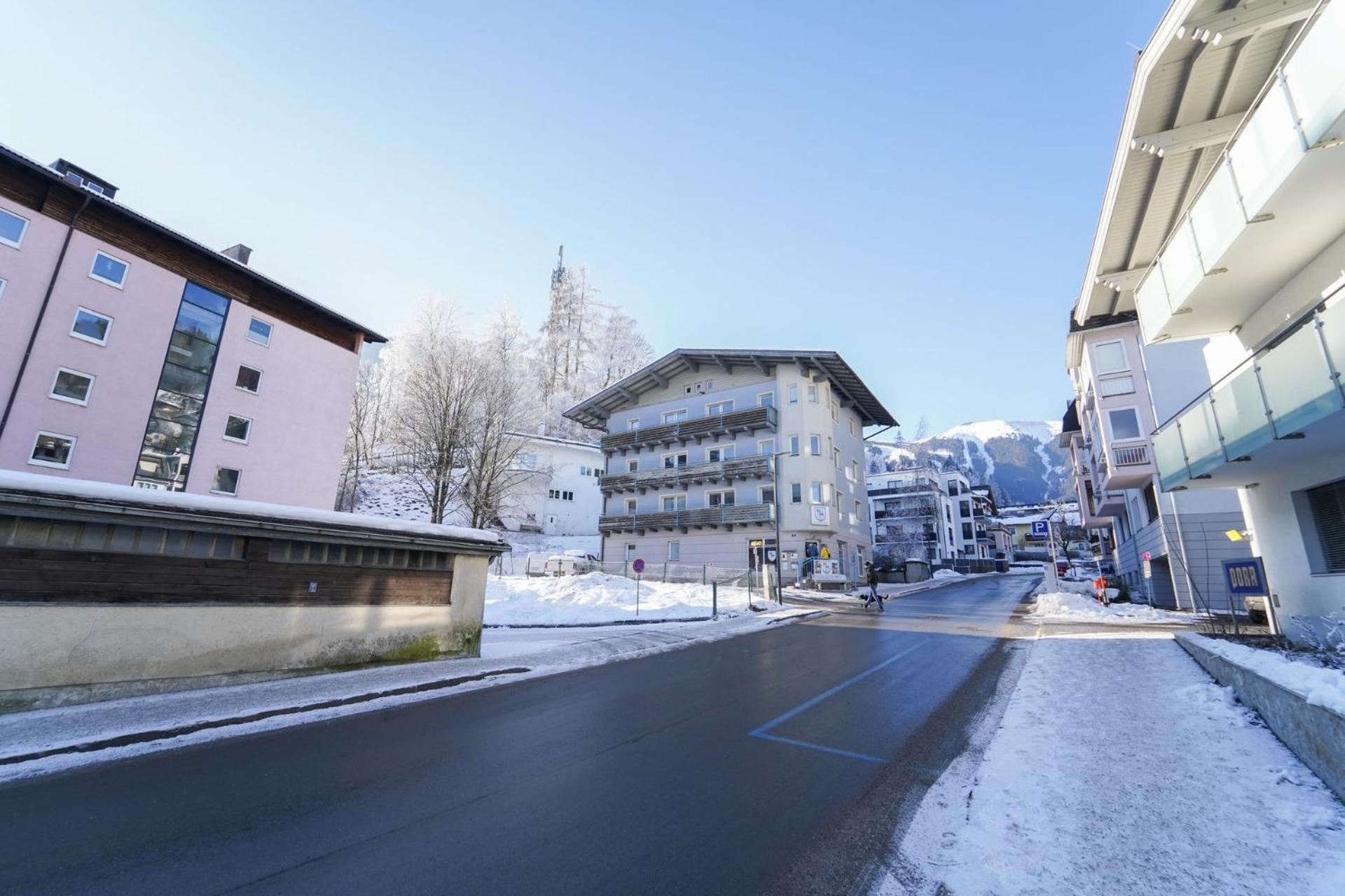 Schlafgut Kuessler - 70M Vom City Express Zell am See Exterior photo